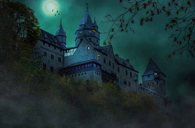 hrad v noci